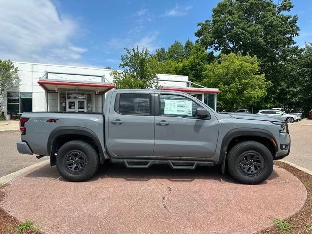 2025 Nissan Frontier Truck Crew Cab 