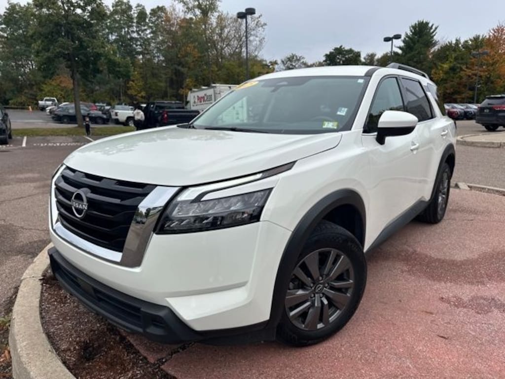 Used 2025 Nissan Pathfinder SV SUV