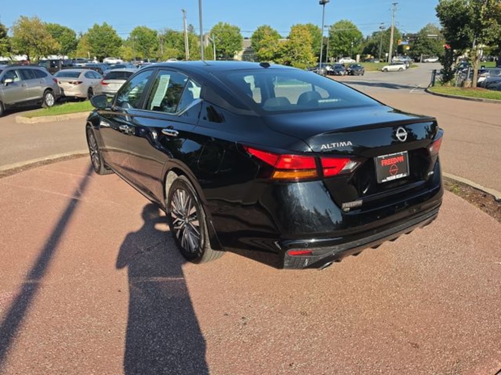 Used 2024 Nissan Altima 2.5 SV Sedan