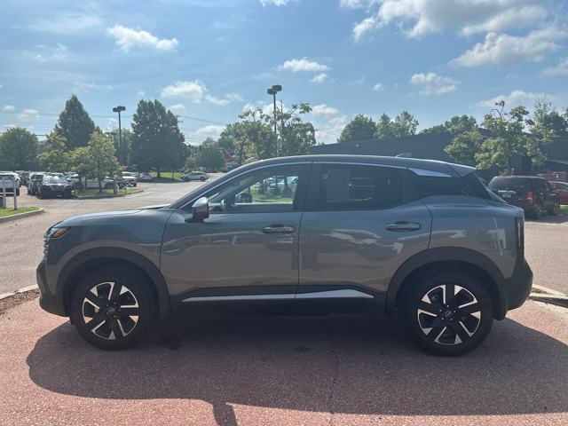2025 Nissan Kicks SV photo 2