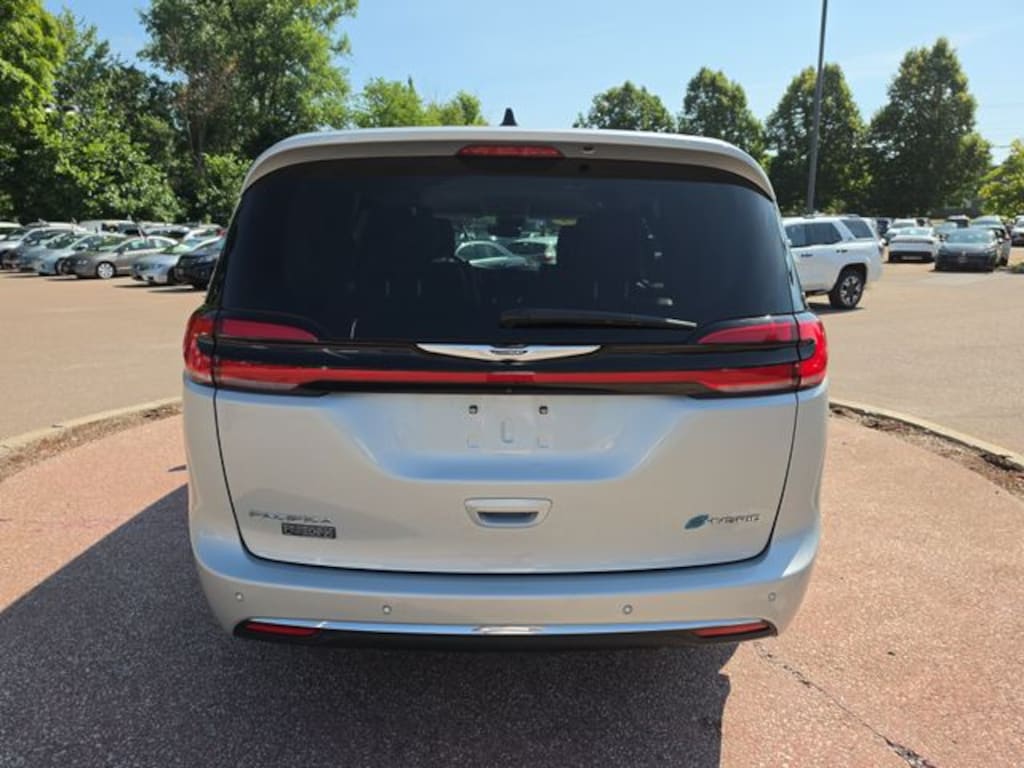 Used 2024 Chrysler Pacifica Plug-In Hybrid Select Van Passenger Van