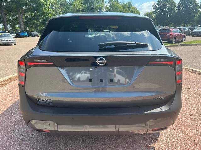 2025 Nissan Kicks SV photo 4
