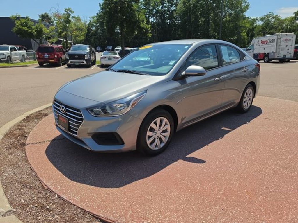 Used 2022 Hyundai Accent SE Sedan