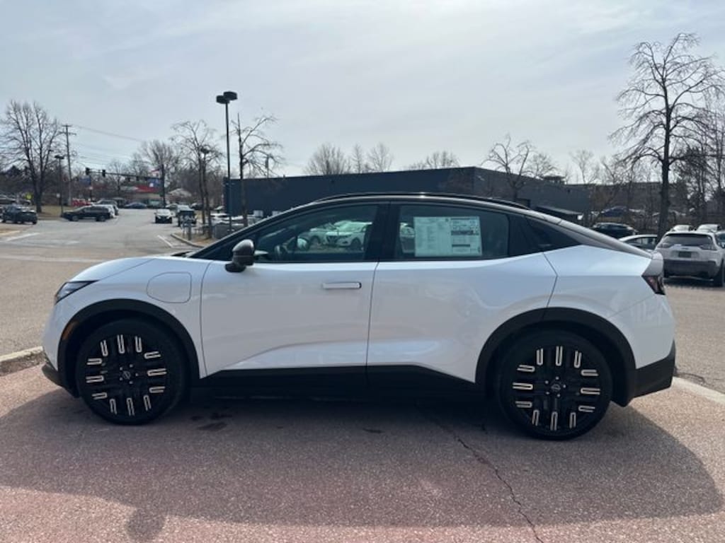 New 2026 Nissan LEAF PLATINUM+ SUV