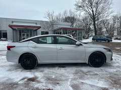 Used 2025 Nissan Altima SV Sedan in South Burlington