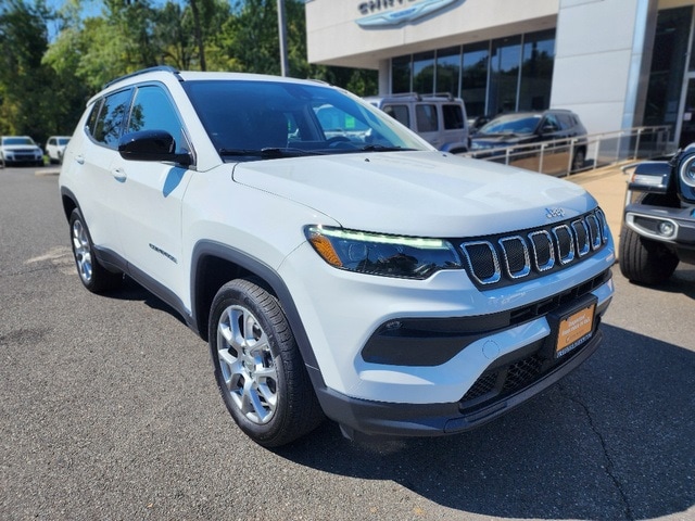 Certified 2022 Jeep Compass Latitude Lux with VIN 3C4NJDFB1NT180196 for sale in Freehold, NJ