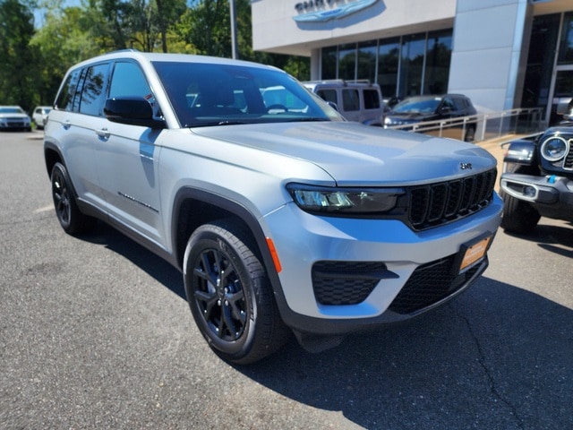 Certified 2024 Jeep Grand Cherokee Altitude with VIN 1C4RJHAG7RC108822 for sale in Freehold, NJ