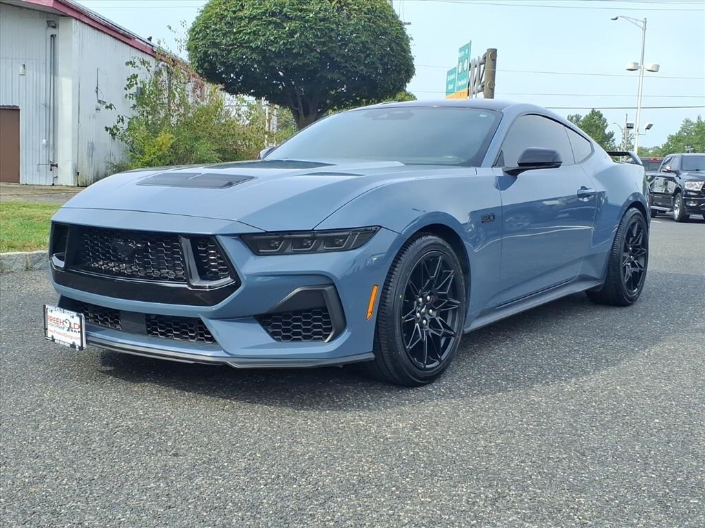 2024 Ford Mustang GT Premium photo 3