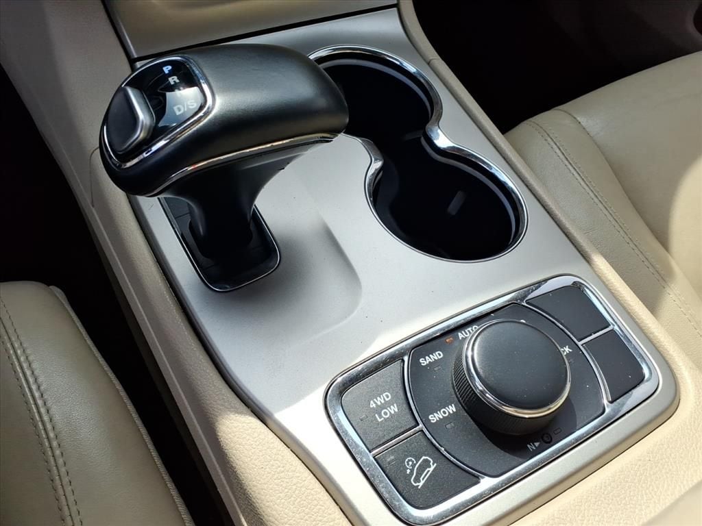 used 2015 Jeep Grand Cherokee car, priced at $10,599