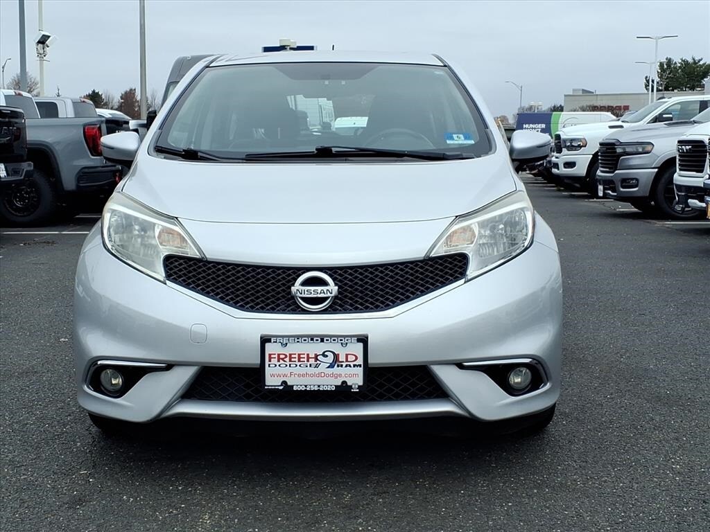 2015 Nissan Versa Note SR photo 2