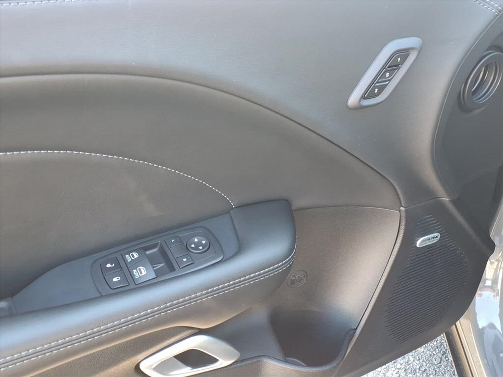 2023 Dodge Challenger R/T Scat Pack photo 2