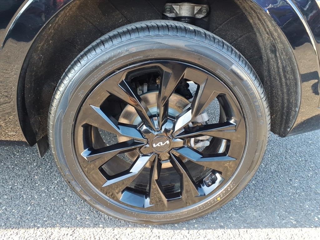 used 2023 Kia Sorento car, priced at $26,900