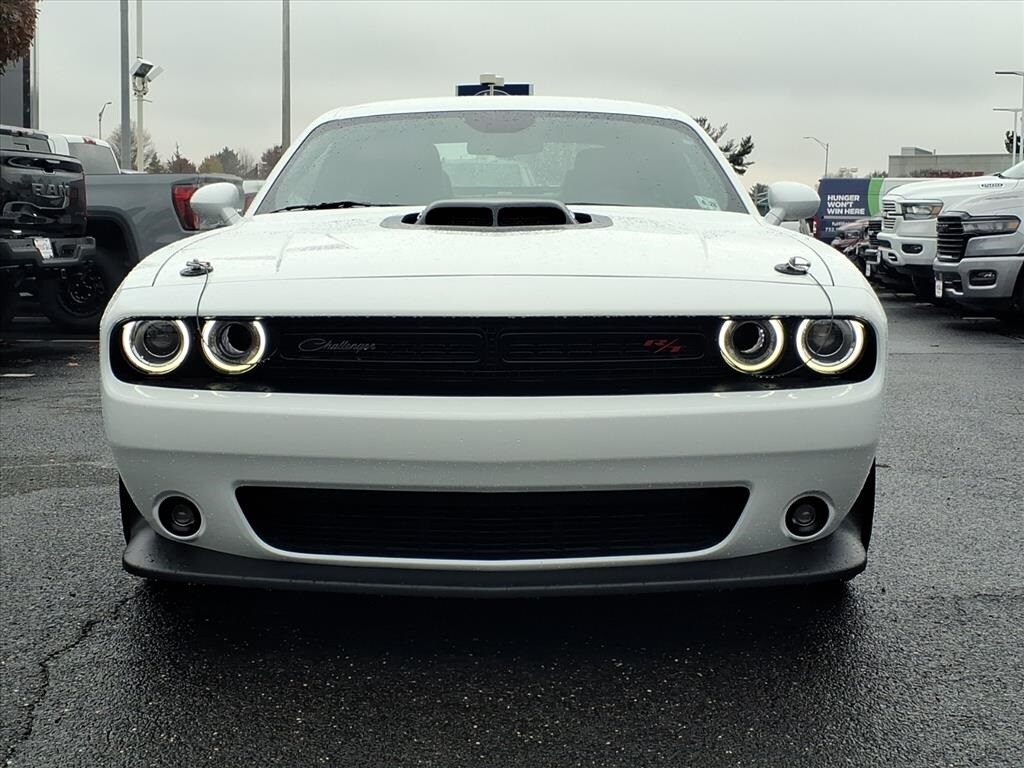 2023 Dodge Challenger R/T Plus Shaker photo 2