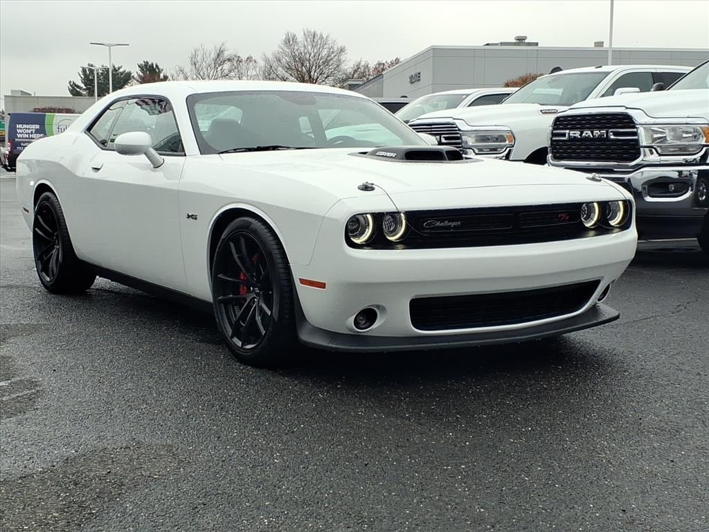 2023 Dodge Challenger R/T's photo