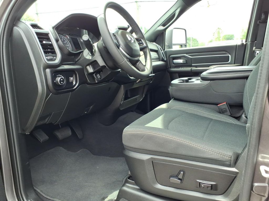 2025 RAM Ram 2500 Pickup Big Horn - Photo 13