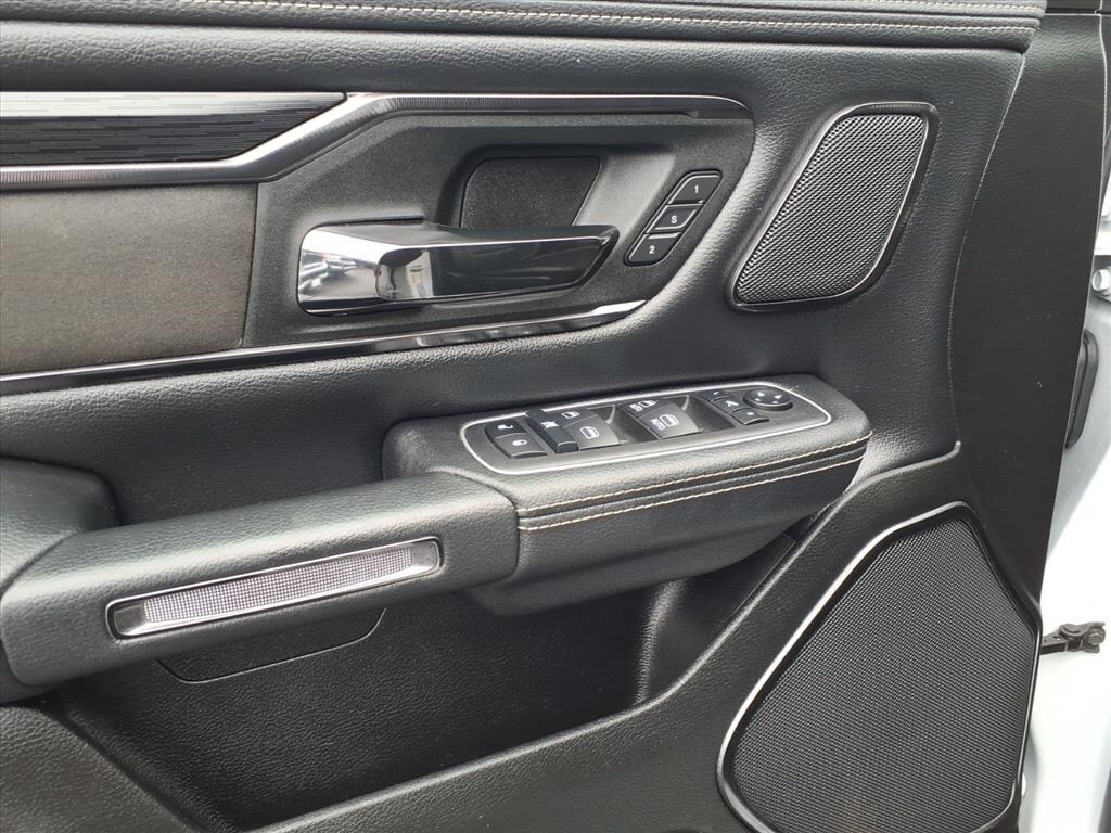 2023 Ram 1500 Night Edition Rebel photo 4