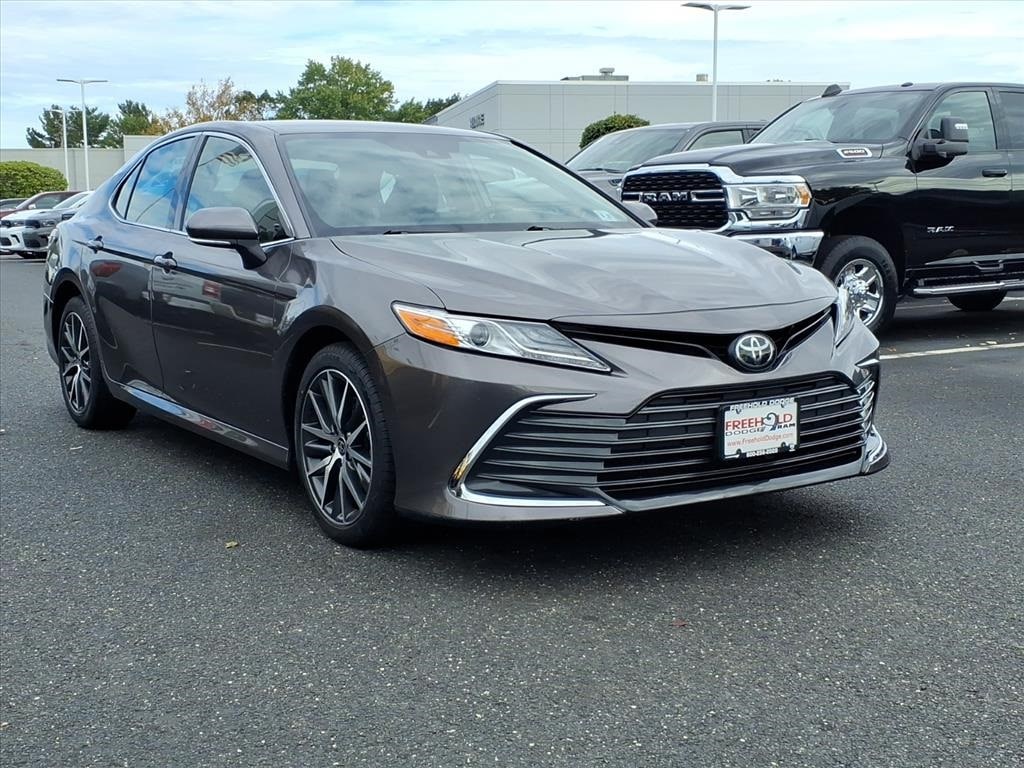 2022 Toyota Camry XLE's photo