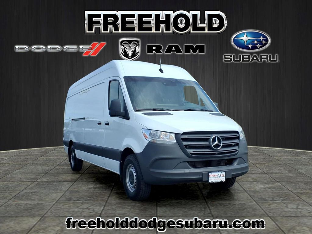 2023 Mercedes-Benz Sprinter 2500 Gas 170 WB High Roof's photo