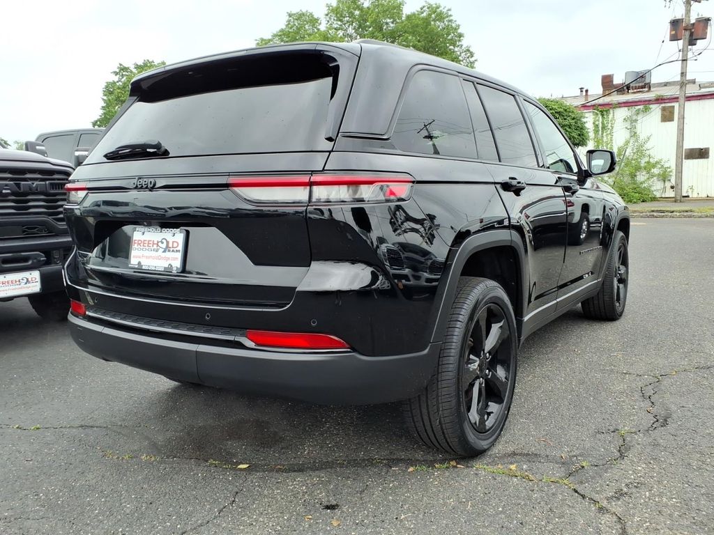used 2023 Jeep Grand Cherokee car, priced at $29,600
