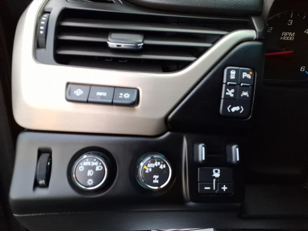 used 2020 GMC Yukon XL car, priced at $31,900