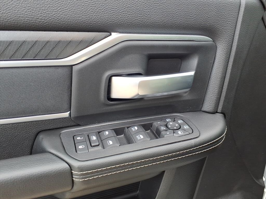 2025 Ram 2500 Big Horn photo 4