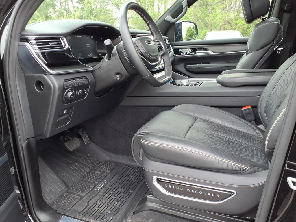 2024 Jeep Grand Wagoneer L Series II - Photo 13