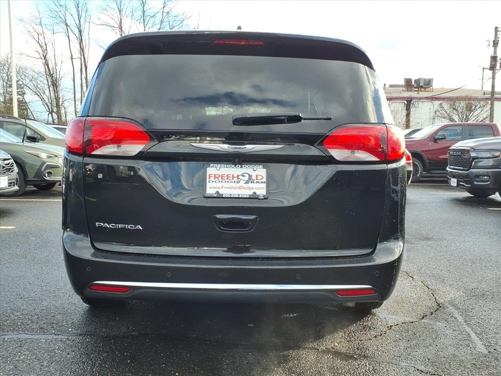 used 2019 Chrysler Pacifica car, priced at $17,500