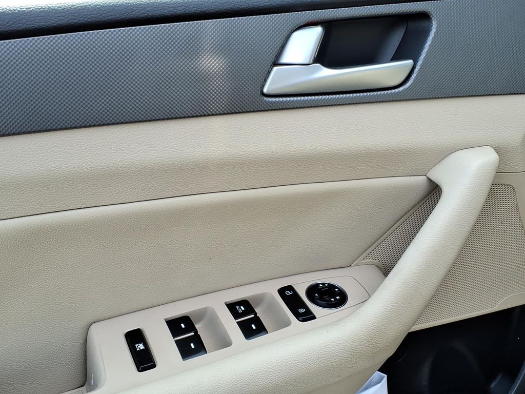 2015 Hyundai Sonata SE - Photo 4