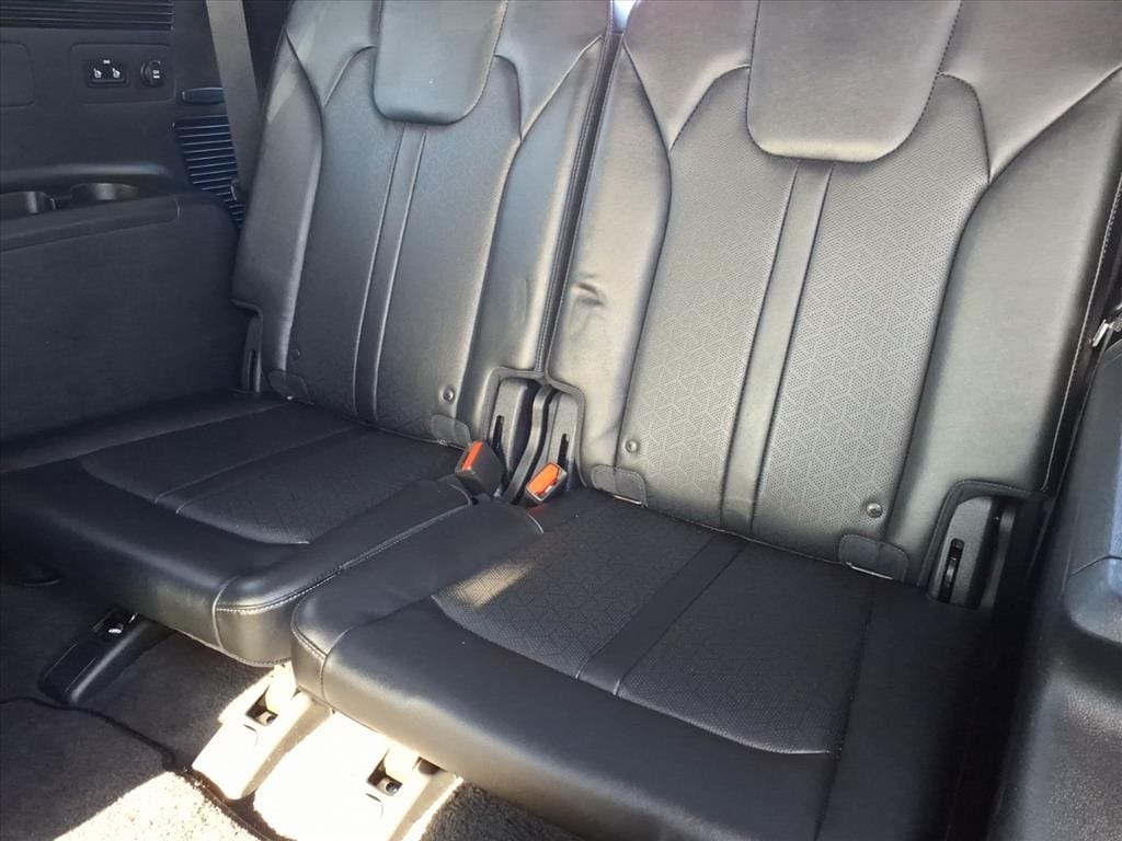 used 2023 Kia Sorento car, priced at $26,900