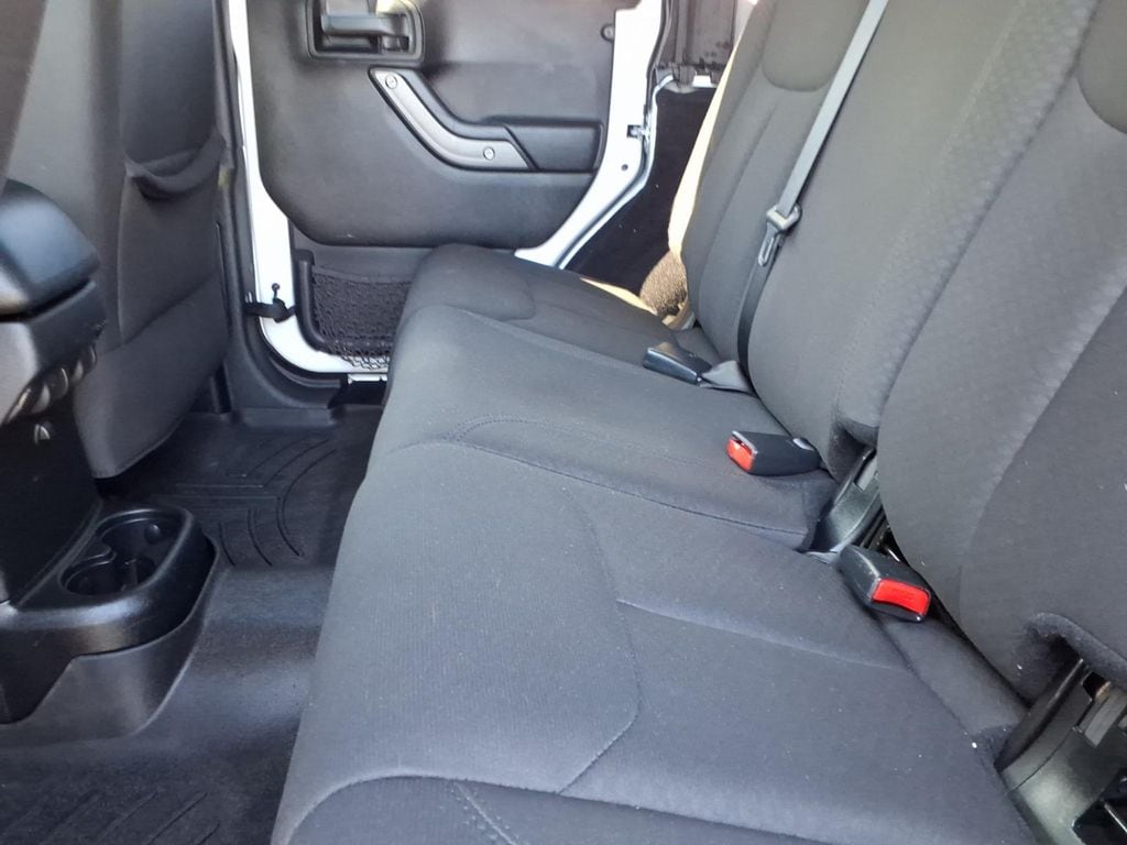 2017 Jeep Wrangler Unlimited Sport S - Photo 14