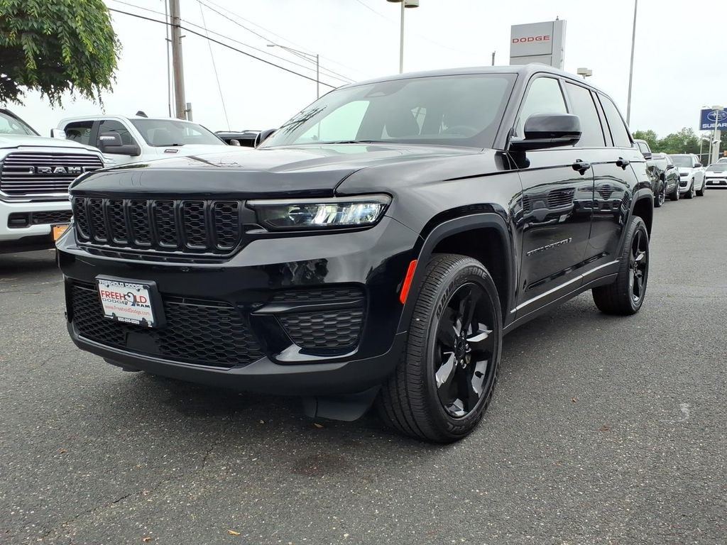 used 2023 Jeep Grand Cherokee car, priced at $29,600