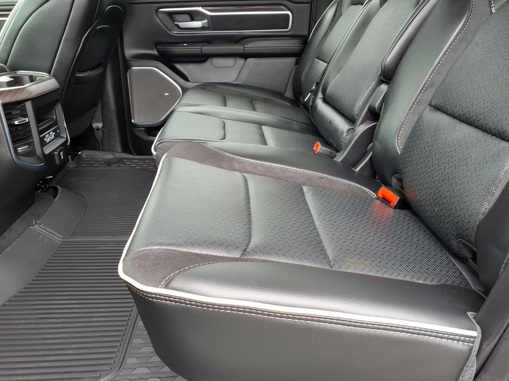 2025 RAM Ram 1500 Pickup Laramie - Photo 15