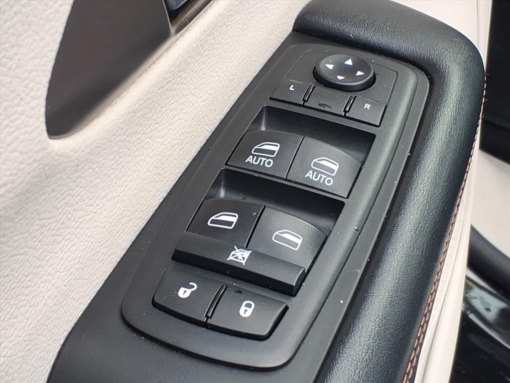 used 2019 Chrysler Pacifica car, priced at $17,500