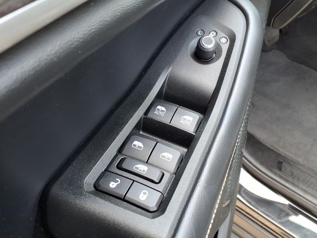 used 2021 Jeep Grand Cherokee L car, priced at $21,599