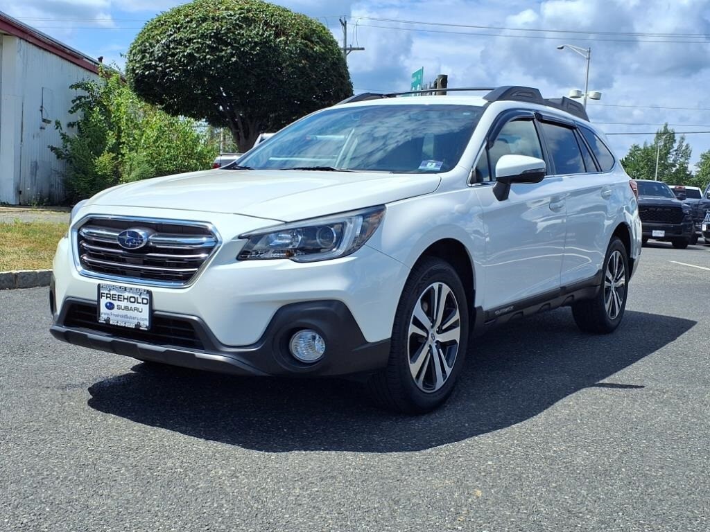 2019 Subaru Outback Limited photo 3