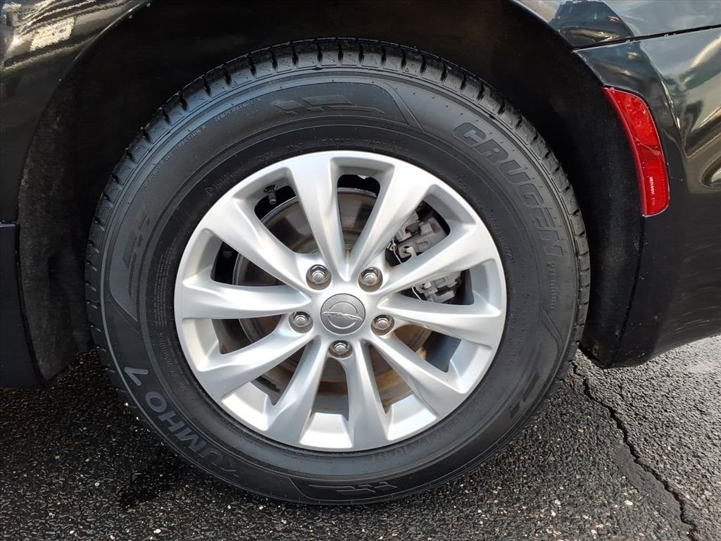 used 2019 Chrysler Pacifica car, priced at $17,500