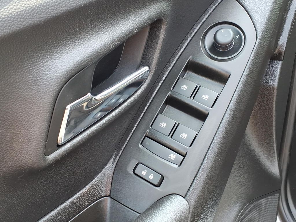 2018 Chevrolet Trax LT - Photo 13