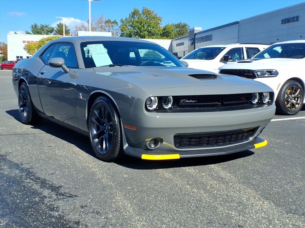 2023 Dodge Challenger R/T's photo