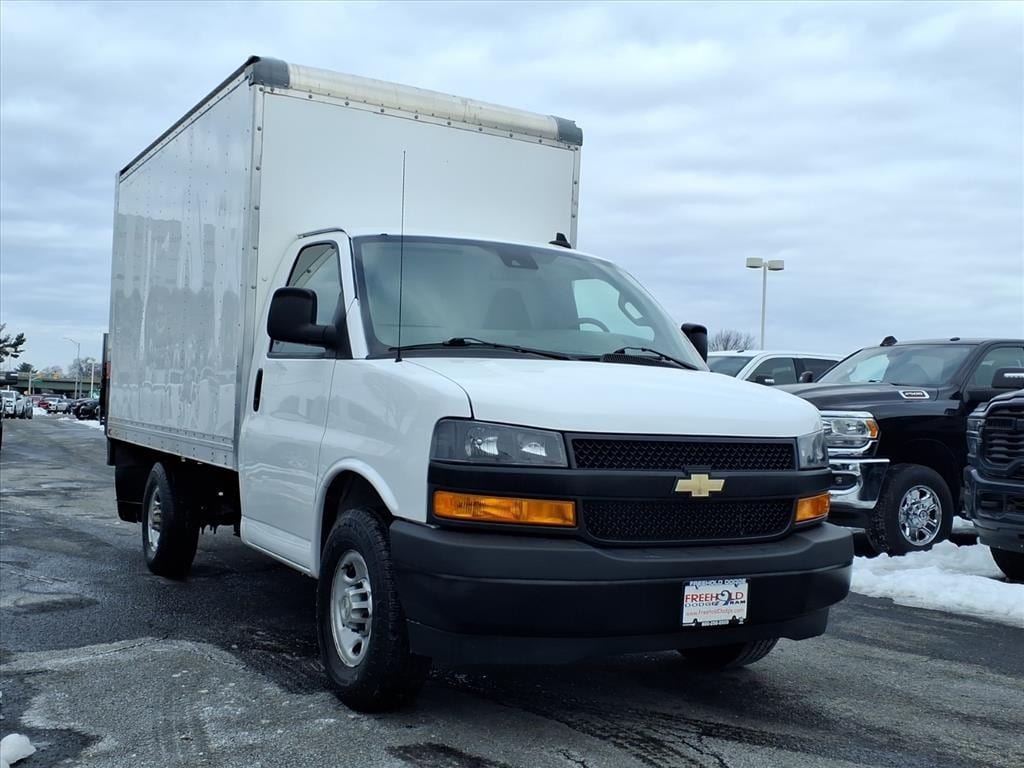2021 Chevrolet Express Cutaway Base's photo