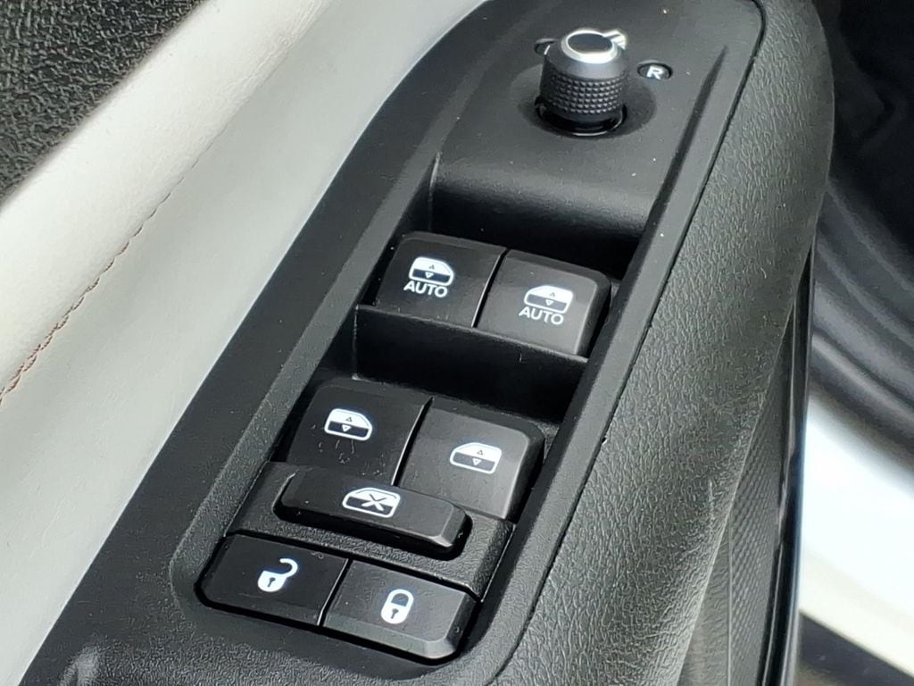 2024 Jeep Compass Limited - Photo 13