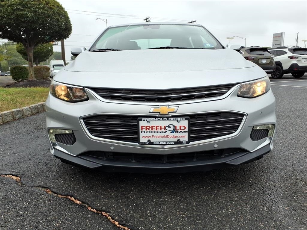 2016 Chevrolet Malibu 1LT photo 2