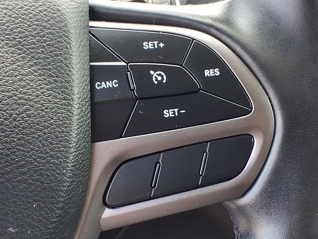 used 2020 Jeep Cherokee car, priced at $17,599