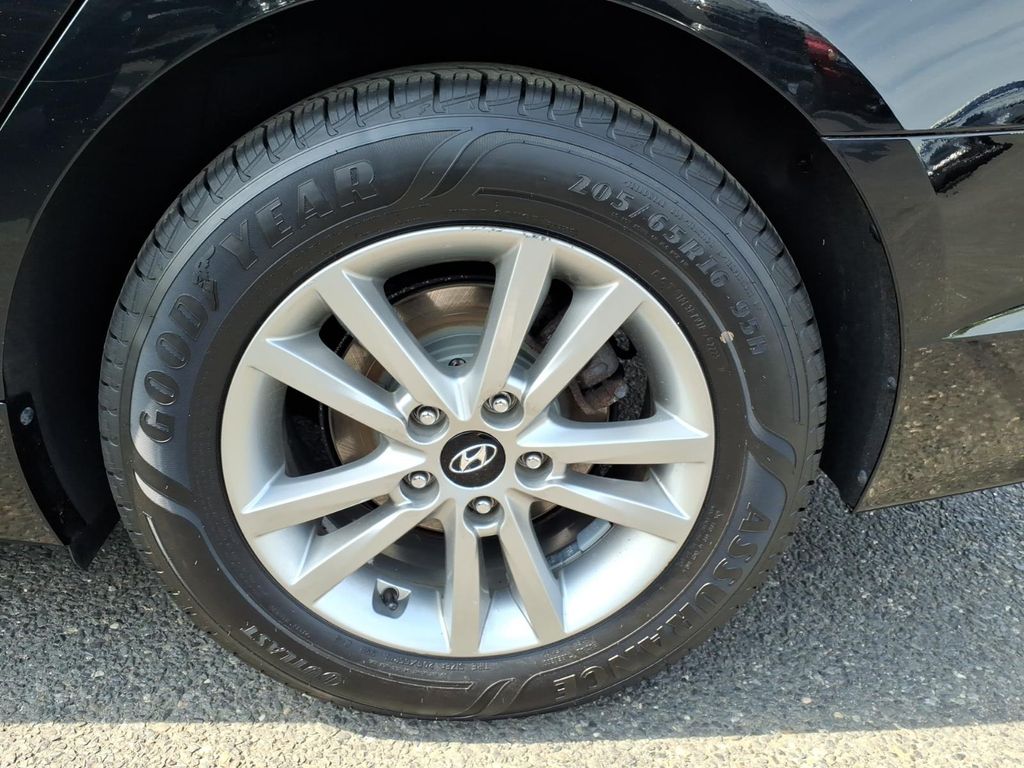 2015 Hyundai Sonata SE - Photo 17