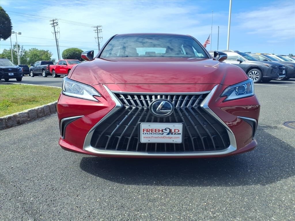 2023 Lexus ES 350 Premium photo 2