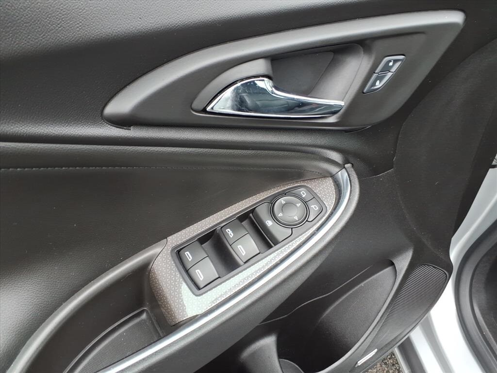 2016 Chevrolet Malibu 1LT photo 4