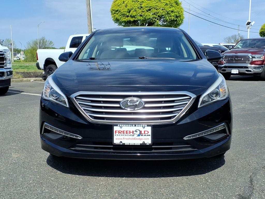 Used 2015 Hyundai Sonata SE with VIN 5NPE24AF2FH156935 for sale in Freehold, NJ