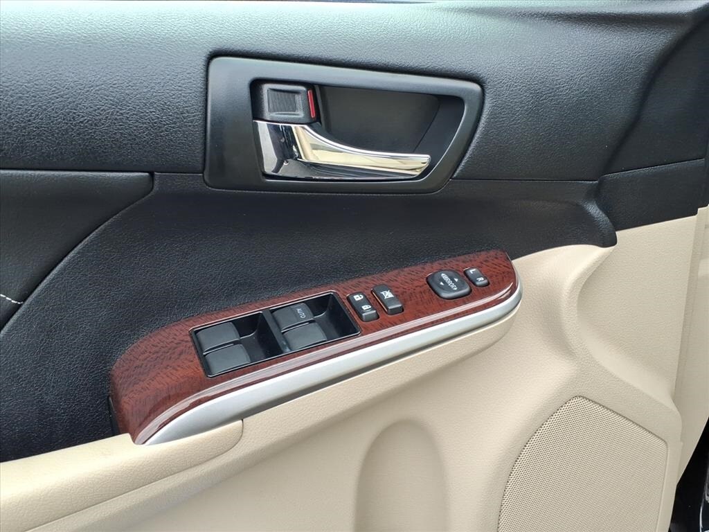 2013 Toyota Camry XLE photo 4