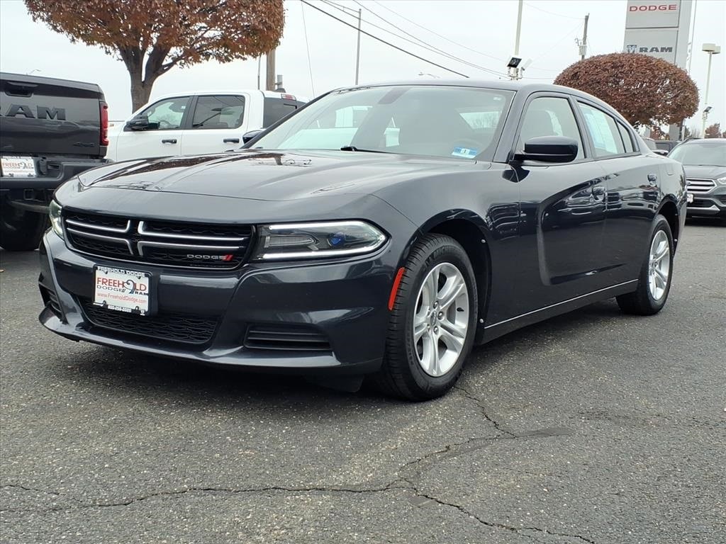 Used 2017 Dodge Charger SE SEDAN