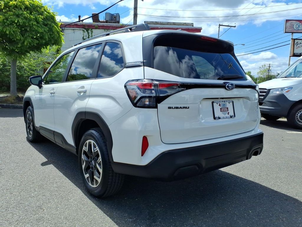 2025 Subaru Forester Premium - Photo 21