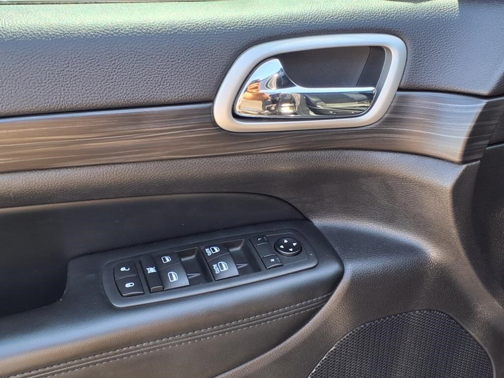 2020 Jeep Grand Cherokee Altitude photo 4